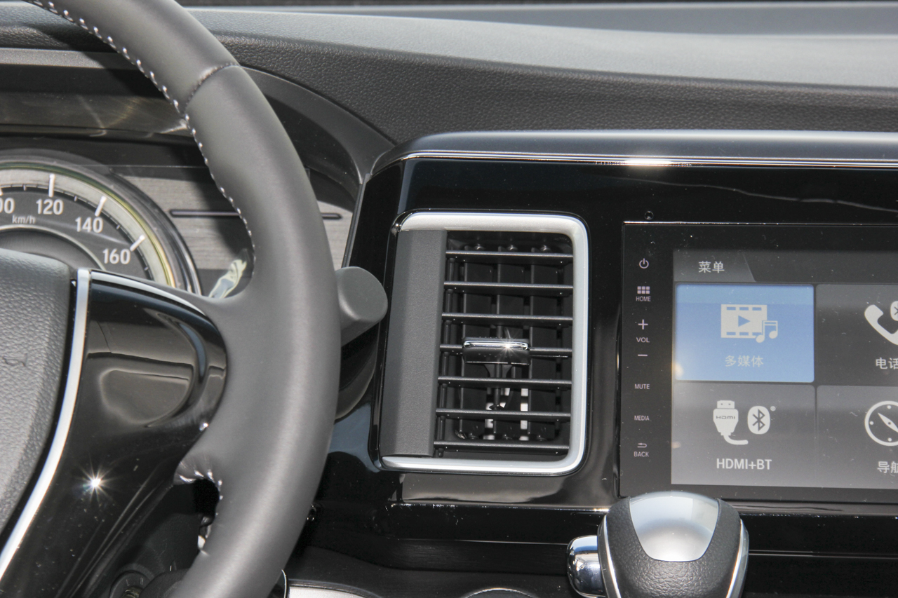 2016款艾力绅2.4L自动经典版