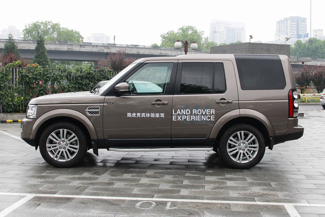 2016款第四代发现3.0T自动SC曜黑典藏版 SE