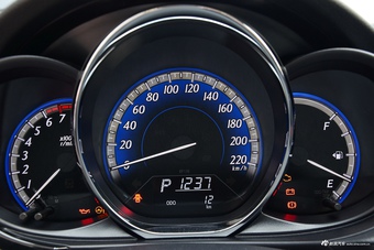 2016款YARiS L 致炫1.5L自动炫动天窗版