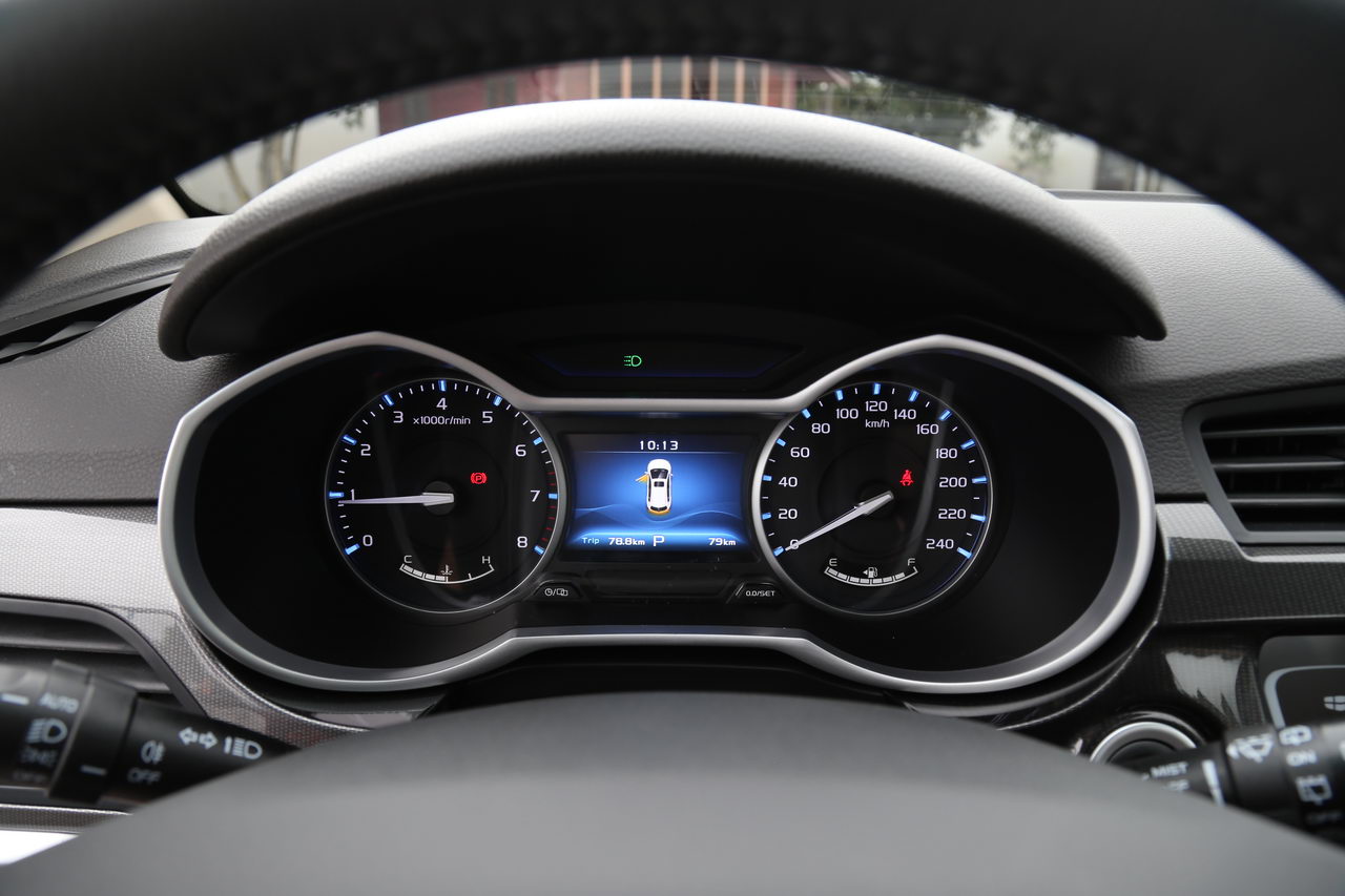 2017款吉利帝豪1.3T自动RS两厢百万款向上版