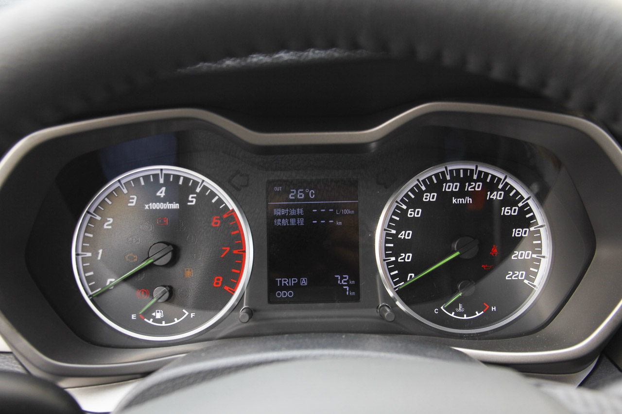 2016款海马M3 1.5L手动智能舒适型