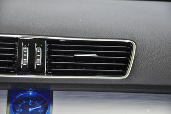 2016款迈腾1.8T自动TSI智享舒适型