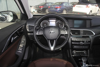 2017款英菲尼迪QX30 1.6T自动两驱时尚版