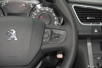 2016款标致3008 1.6THP自动潮流版