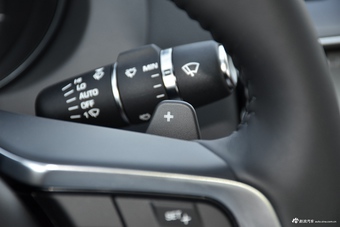 2017款捷豹XE R-SPORT 2.0T自动i4 Ti (200PS)