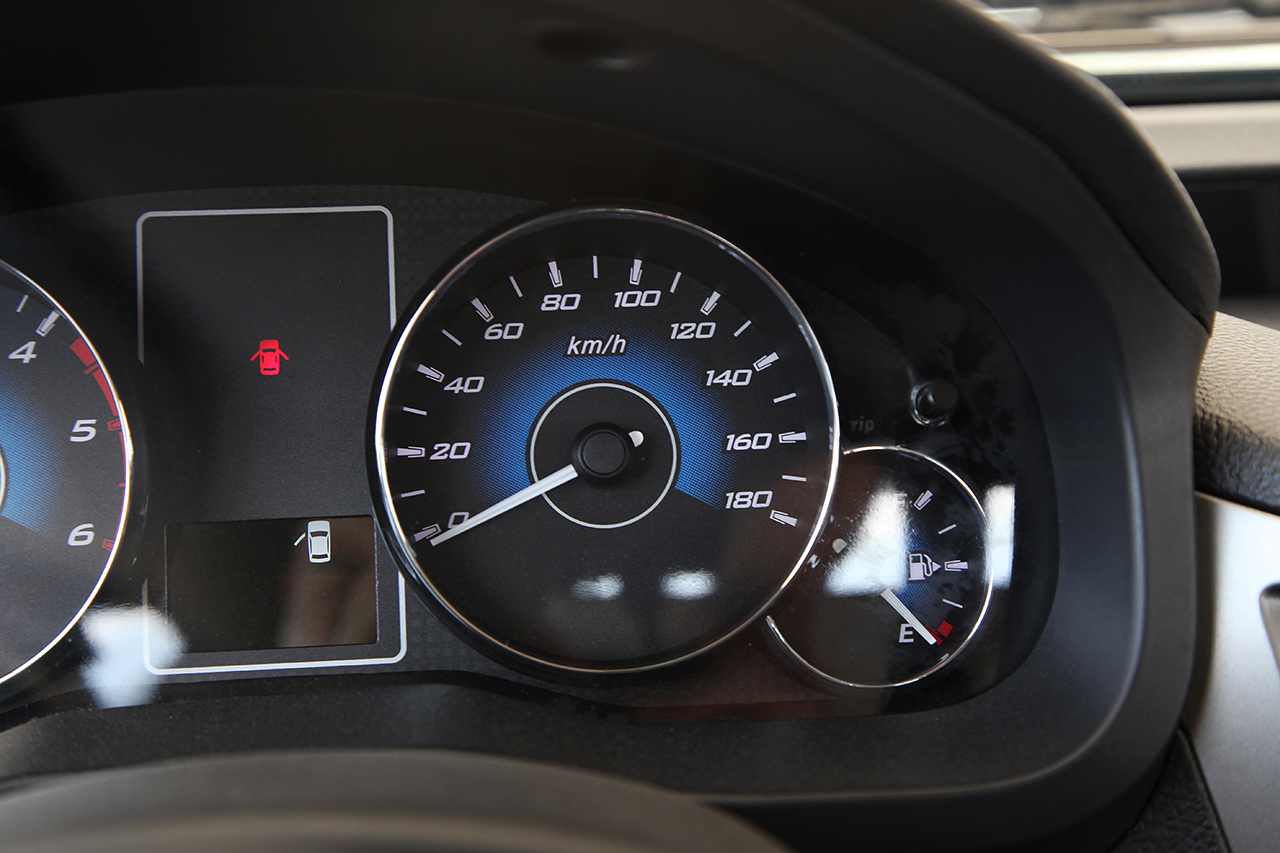 2017款小老虎2.8T手动柴油国V标准型中双排CA4D28C5-1B