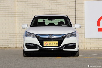 2016款雅阁混动2.0L自动锐尊版 白色