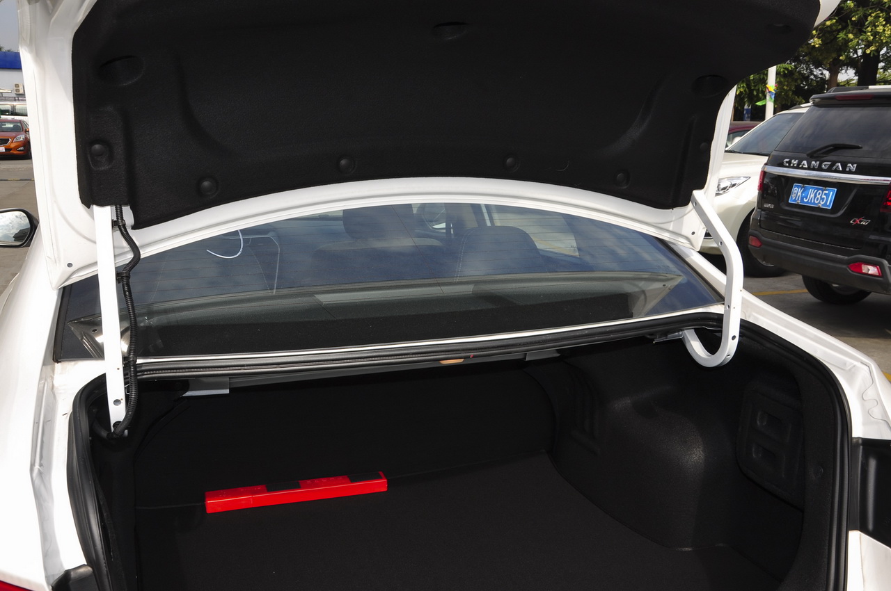 2017款海马福美来1.6L手动舒适型