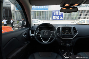 2017款自由光2.4L自动卓越版