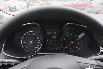 2018款名爵6 1.5T手动20T精英智联版