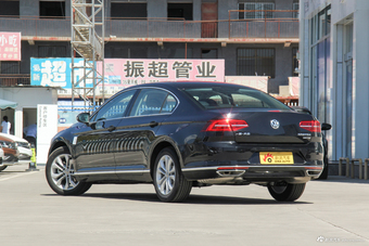 2018款迈腾改款2.0T自动380TSI DSG豪华型