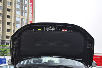 2016款众泰SR7 1.5T手动魔方之路版