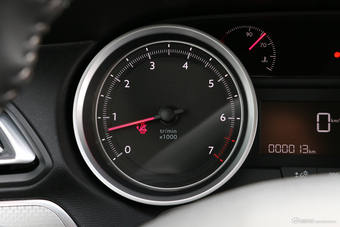 2019款标致408 1.6T自动豪华版350THP