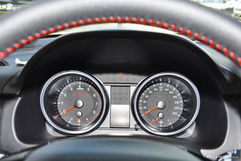 2016款哈弗H6升级版1.5T自动两驱尊贵型