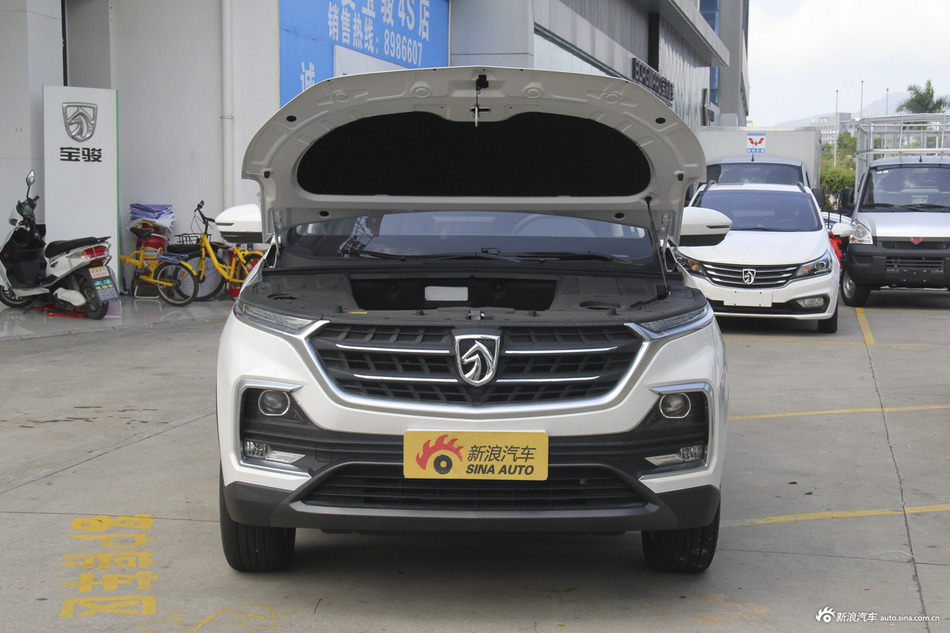 2018款宝骏530 1.8L自动豪华型