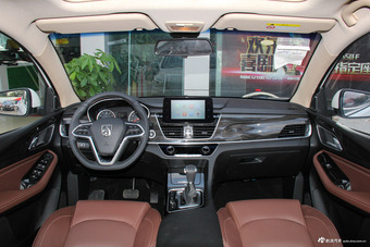 2017款宝骏560 1.5T DCT尊享型