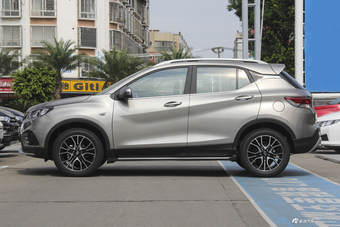 2018款东南DX3 1.5T自动尊贵型