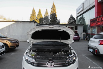 2016款森雅R7 1.6L自动尊贵型