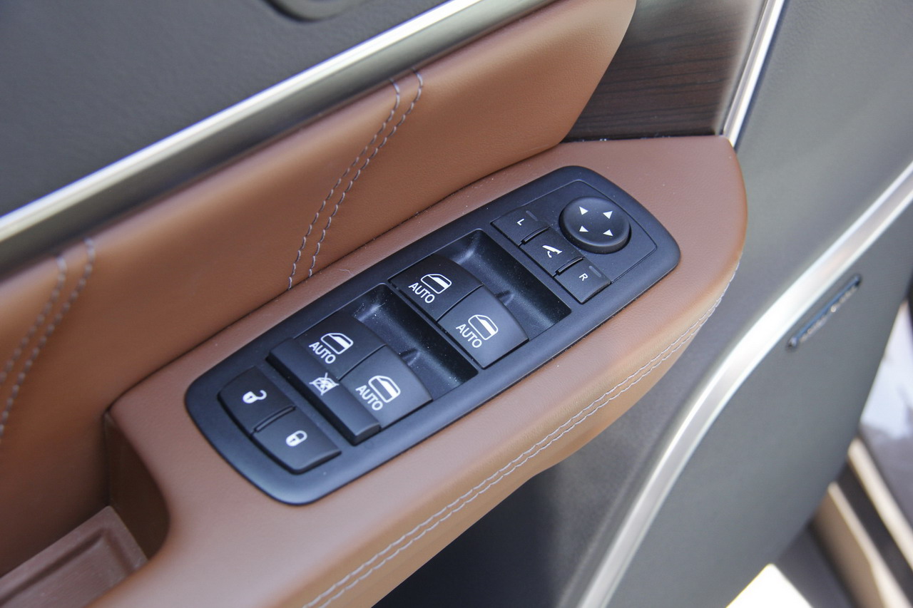 2018款大指挥官2.0T自动四驱御享版