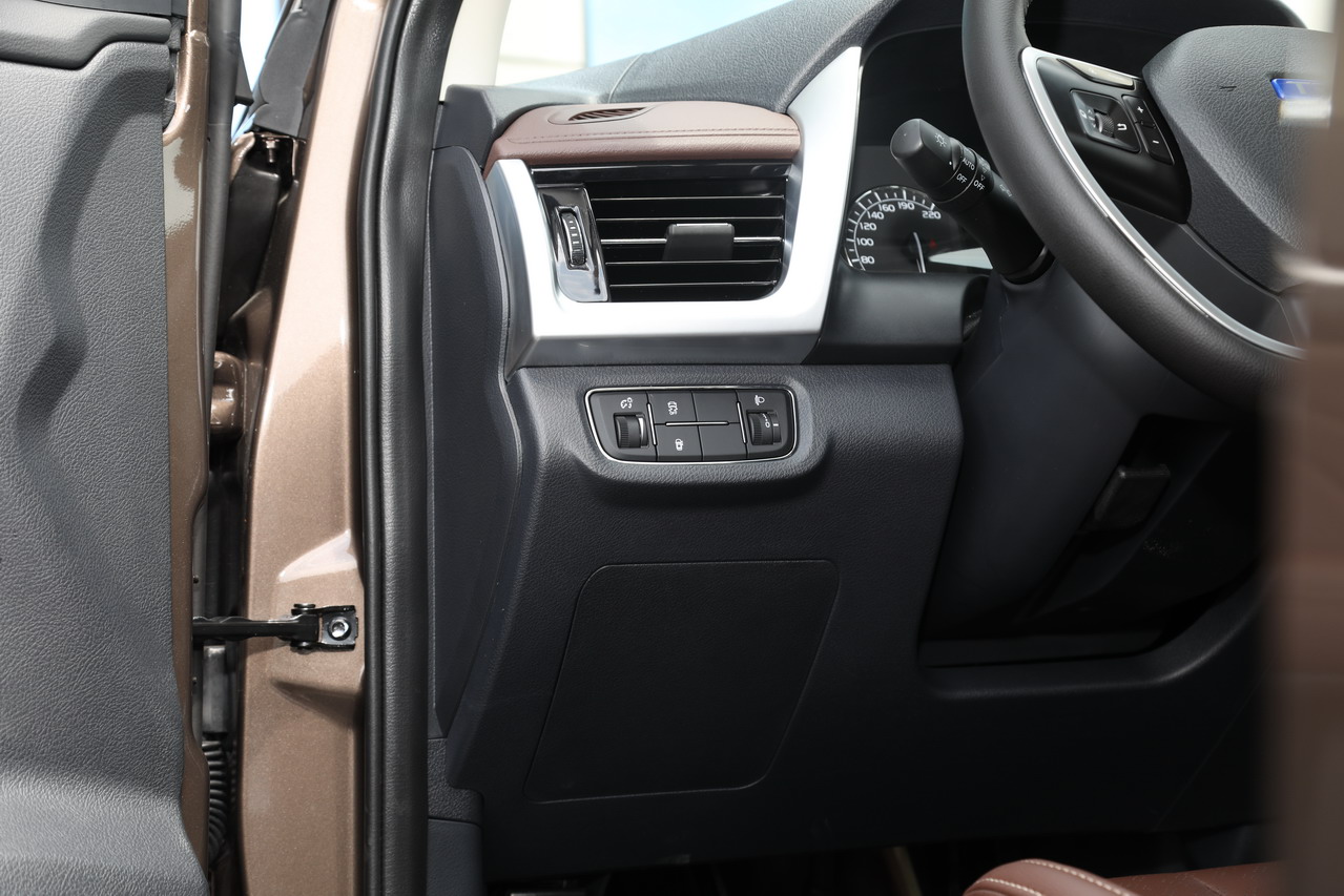 2018款君马SEEK 5 1.5T手动领智版