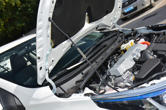 2018款卡罗拉双擎1.8L自动E-CVT智尚版