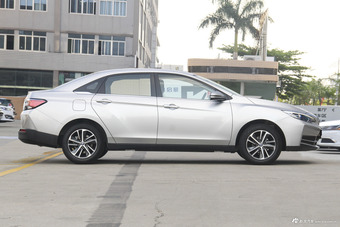 2018款启辰D60 1.6L自动智联精英版