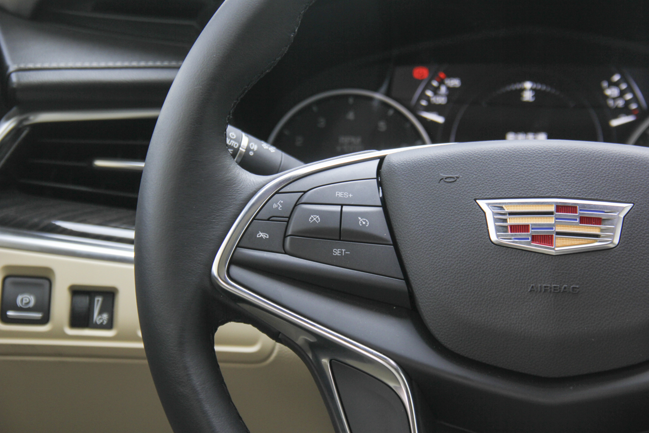 2018款XT5 2.0T自动28T四驱豪华型