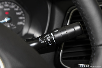 2018款领主2.5T手动柴油大双四驱超豪华型 