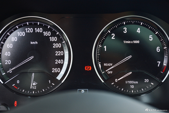 2018款宝马1系120i自动设计套装型