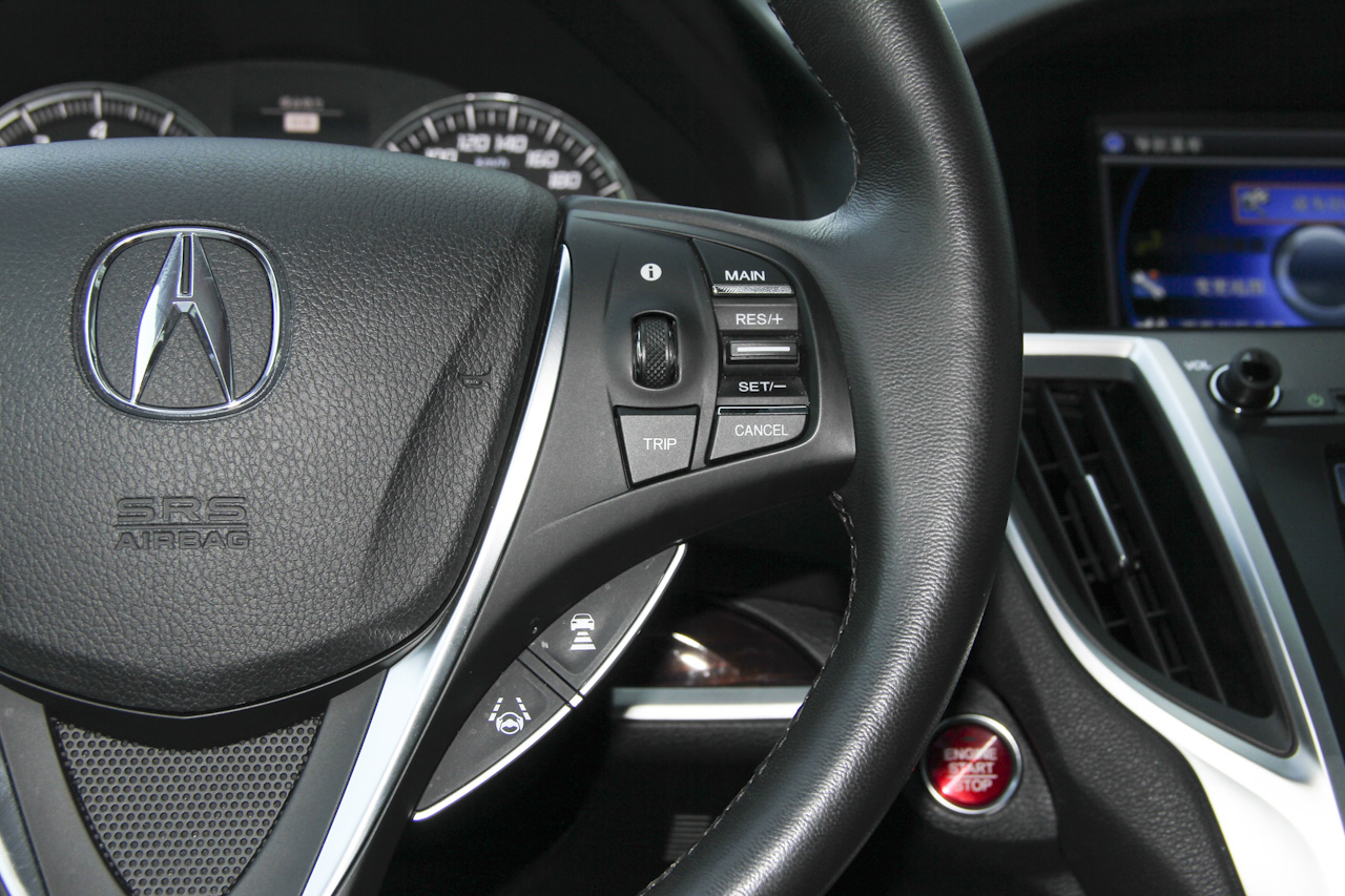 2015款讴歌TLX 2.4L自动精英版