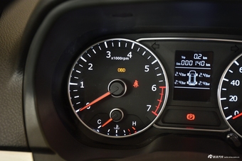 2018款陆风X8 1.8T手动汽油4X4豪华型