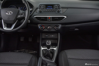 2017款悦动1.6L手动悦值版GLS