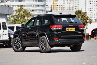 2017款大切诺基3.0L自动Tarilhawk