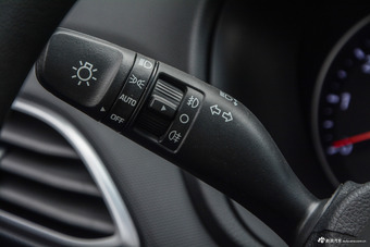 2017款悦动1.6L自动悦值版GLS