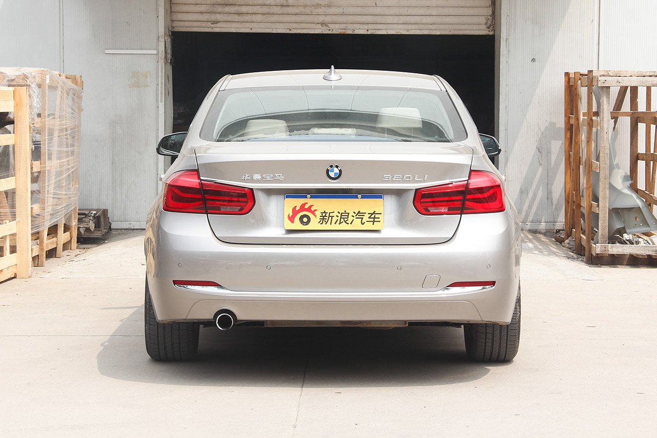 2016款宝马3系 2.0T自动320Li豪华设计套装