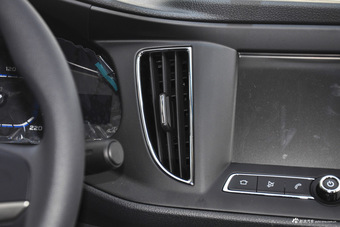 2016款荣威360 1.5L自动智屏版