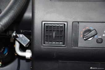 2016款BJ 212 2.0L手动方门四驱豪华型 国V