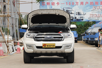 2016款撼路者2.0T自动两驱豪华版汽油 珠光白