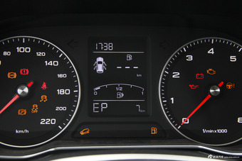 2018款荣威RX3 1.3T自动互联网智享版