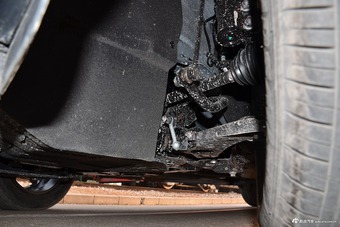 2017款众泰SR9 2.0T 手动极致之梦版（黑色）