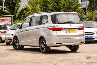 2016款长安欧尚1.5L手动豪华型