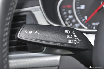 2017款奥迪A6L 3.0T自动45TFSI quattro运动型