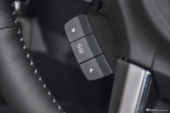 2016款森林人2.5L自动尊贵导航版