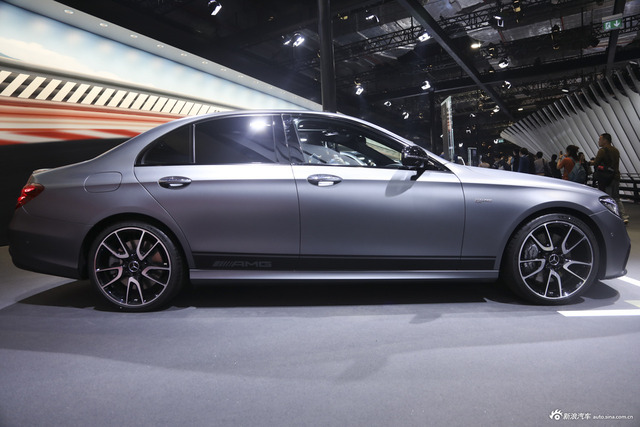 AMG E