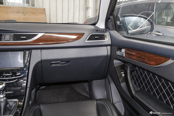 2015款众泰Z500 1.5T 手动尊贵型