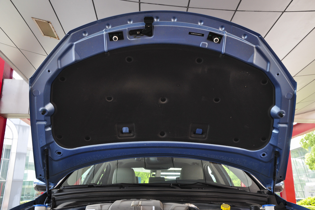 2016款荣威e550 1.5L自动旗舰版