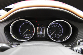 2017款众泰T300 1.5T自动尊贵型 