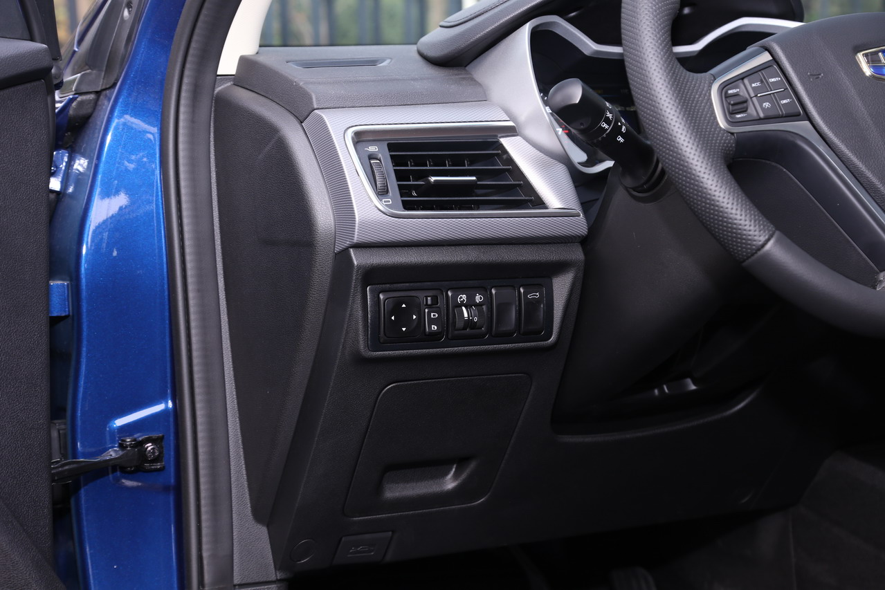 2018款吉利帝豪GL 1.4T自动旗舰型