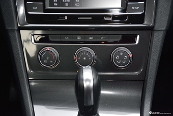 2018款高尔夫1.2T 180TSI自动舒适型