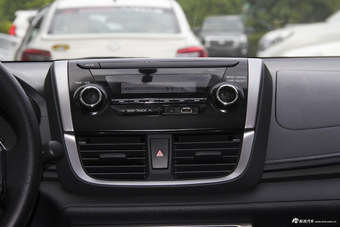 2017款威驰FS 1.5L手动锋驰版 